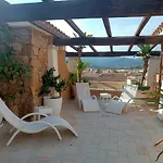 Janas מלון 3*