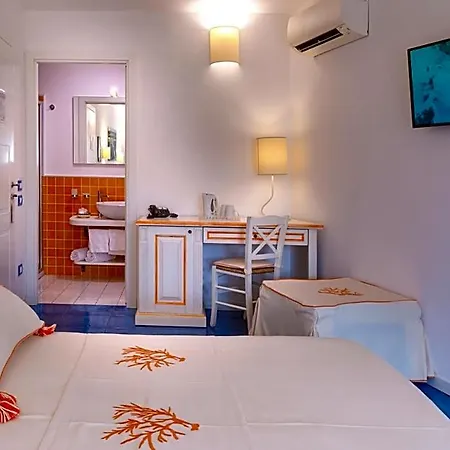 Janas Hotel 3*